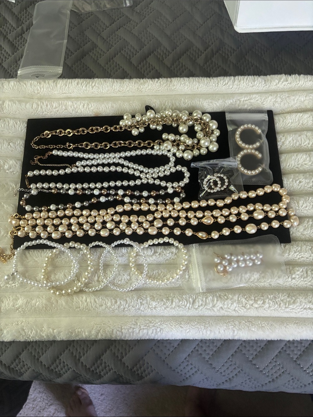 6 necklaces, 6 bracelets  and 2 earring sets.